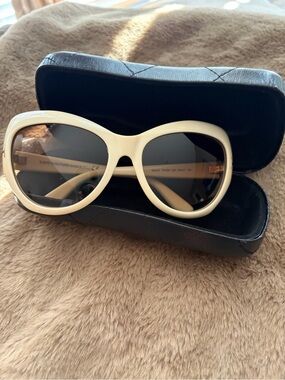 Tom Ford Cream Oversized Bardot Sunglasses with Gradient Lenses
